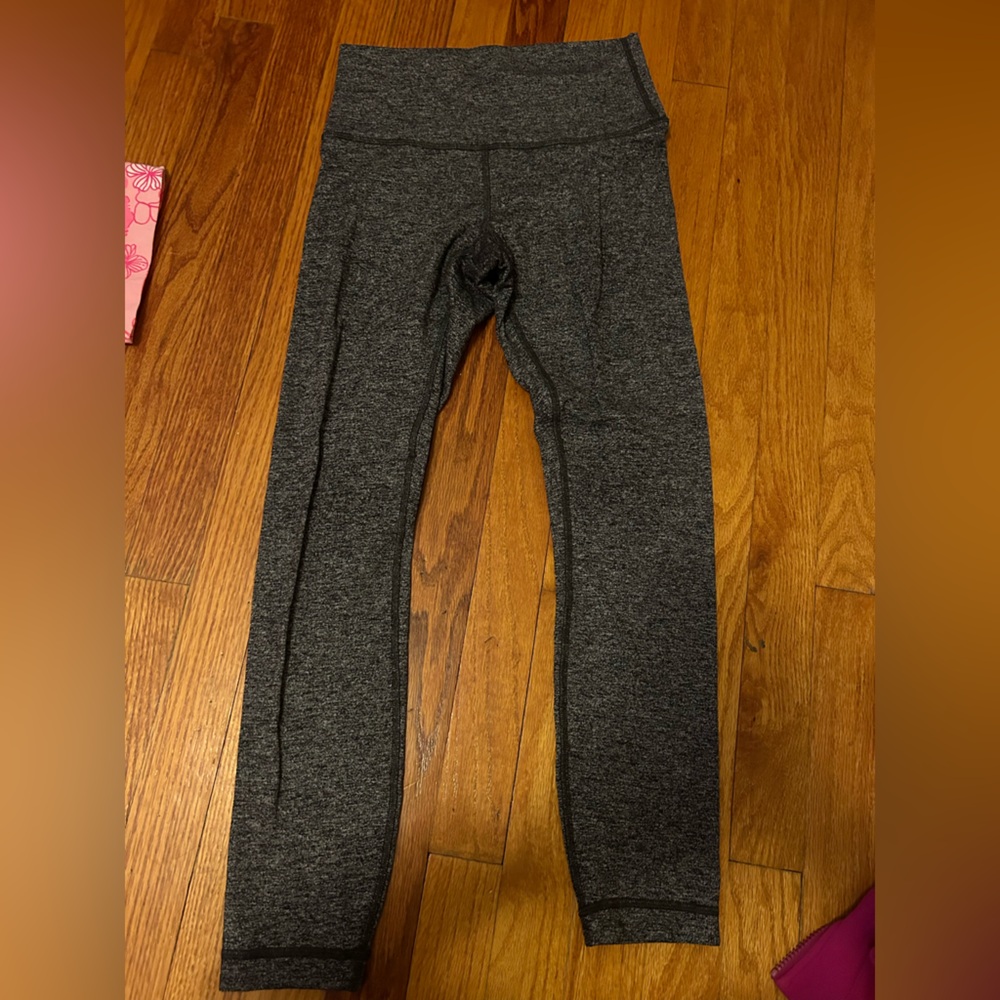 Lululemon size 6 leggings